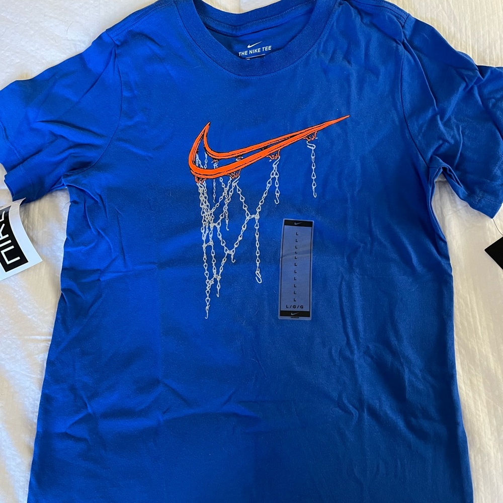 NWT, boys Nike t-shirt.